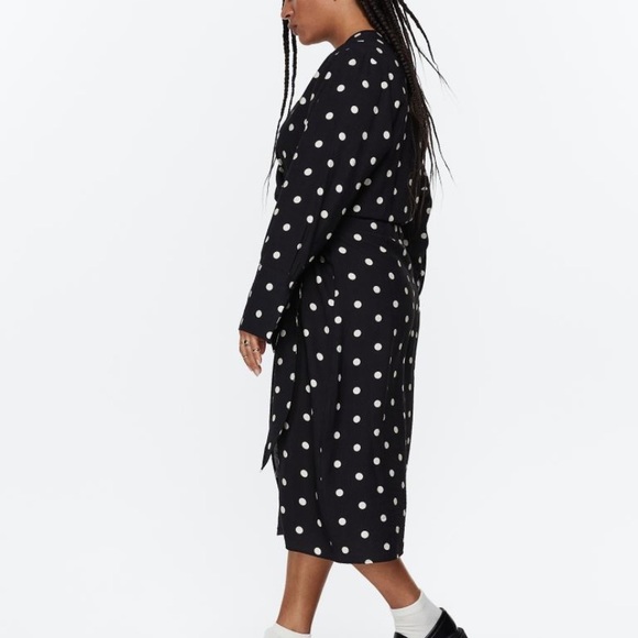 H&M Tie-Detail Wrap Dress - Picture 2 of 10